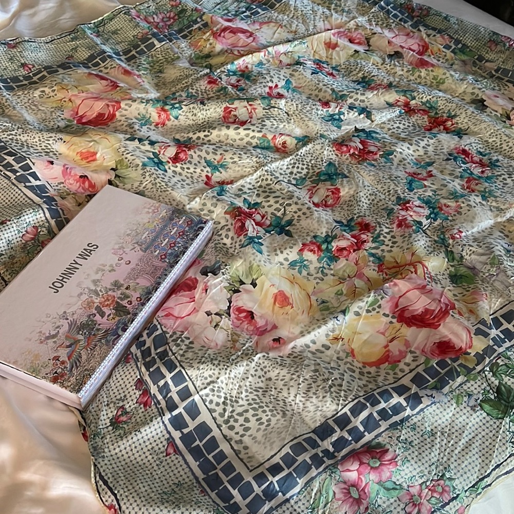 Brand new Johnny was silk scarf